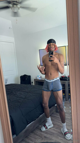 lowkeyydarryll Nude Leaks Photo 10