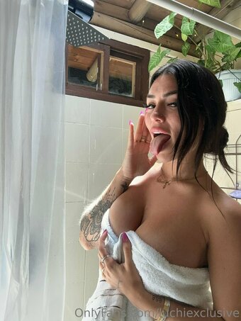 luchiexclusive Nude Leaks Photo 9