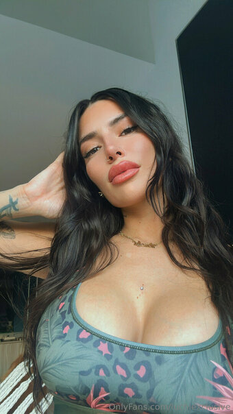 luchiexclusive Nude Leaks Photo 17