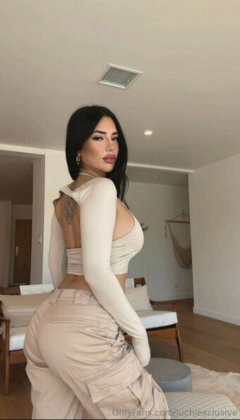 luchiexclusive Nude Leaks Photo 22