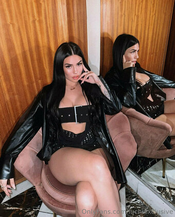 luchiexclusive Nude Leaks Photo 24