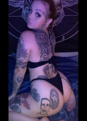Luci Fer / gothhoe Nude Leaks OnlyFans Photo 4