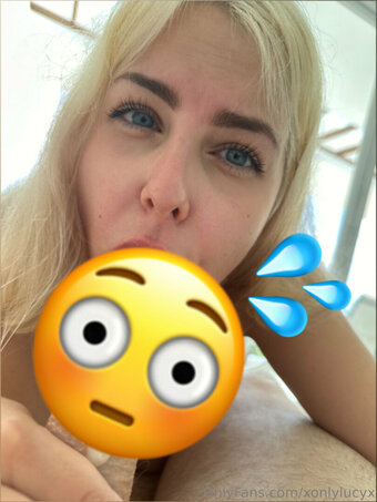 lucyfruiit Nude Leaks Photo 14
