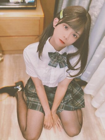 Luoluo / heluoluo_ / luoluo1030 Nude Leaks OnlyFans Photo 2