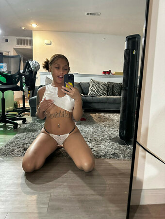 lustabtlea / youlovesumlea Nude Leaks OnlyFans Photo 1