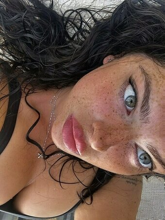 luvbyte99 / doinglifewithliv Nude Leaks Photo 7