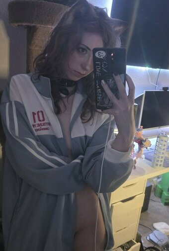 Luvlesskitty / https: Nude Leaks OnlyFans Photo 11