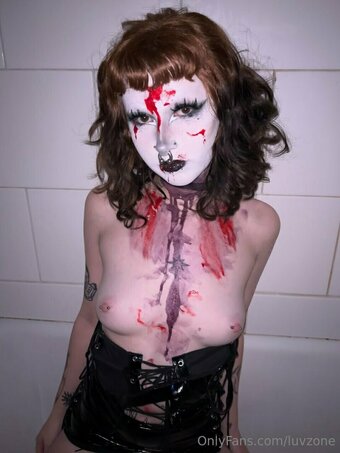 Luvzone / Luvelyscar Nude Leaks OnlyFans Photo 4