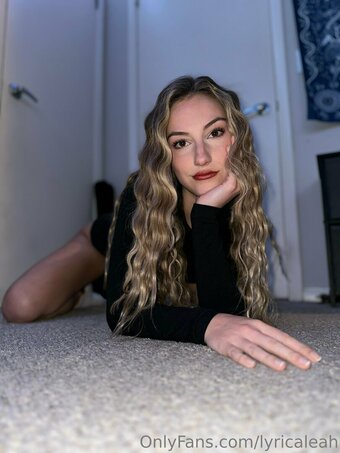 lyricaleah Nude Leaks Photo 23