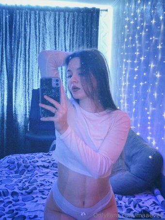 maaevee Nude Leaks Photo 3