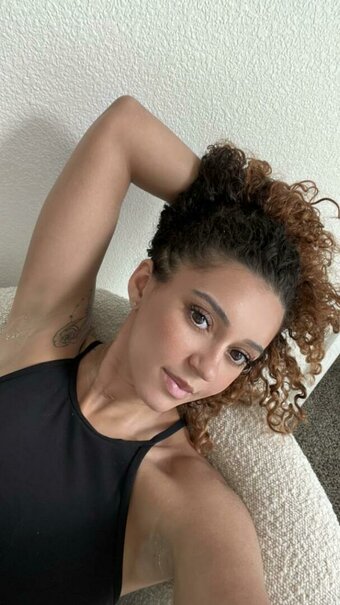 Macaiyla Nude Leaks Photo 35