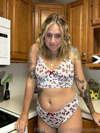 Mae Kat / duhhmaekat / maekatkitchen Nude Leaks OnlyFans Photo 28