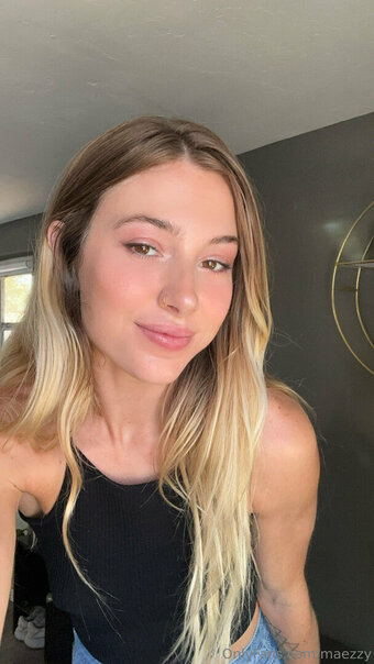 maezzy Nude Leaks Photo 13