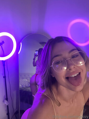 maezzy Nude Leaks Photo 17