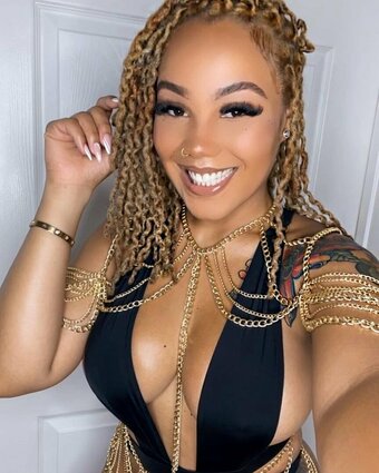 Makeedah Nude Leaks Photo 1