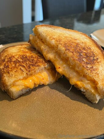 makisbed Nude Leaks Photo 13