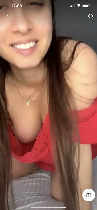 Malina / malinaaaa / malinaweissman Nude Leaks OnlyFans Photo 4