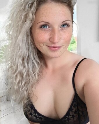 Malue Mathilde / malue_mathilde Nude Leaks Photo 17