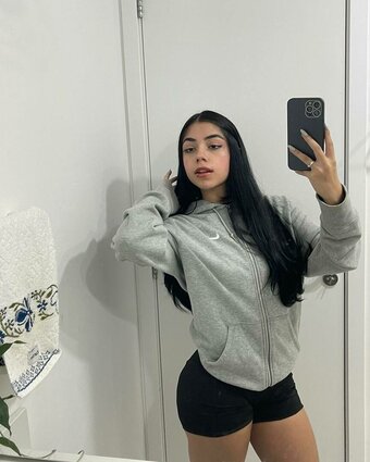 _malusg / Maria Luísa / malu.of.gratis Nude Leaks OnlyFans Photo 18