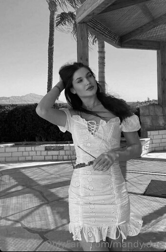 Mandy Dee Nude Leaks Photo 35