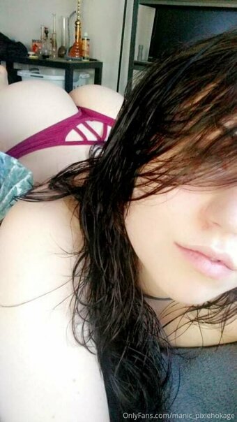 manic_pixiehokage Nude Leaks Photo 6