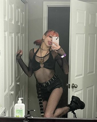 manicpixieagony / alleahfae / manic_pixie_agony Nude Leaks OnlyFans Photo 4