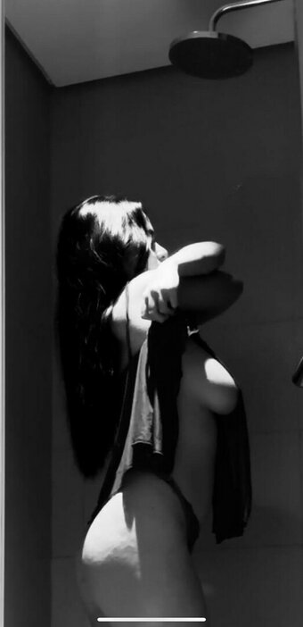 Mari Cabrera / its_mari_babe / marie_no_face Nude Leaks OnlyFans Photo 2
