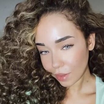 Maria Cabello Maria Cabello