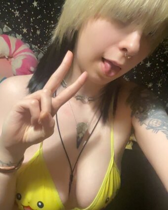 MariaChu / kawaiimariazomb13 Nude Leaks OnlyFans Photo 5