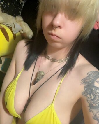 MariaChu / kawaiimariazomb13 Nude Leaks OnlyFans Photo 6