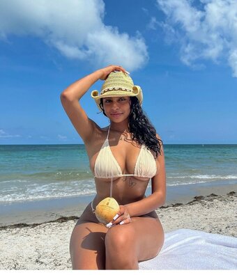 Mariahellie / mariah / mariahellienma / mariam Nude Leaks OnlyFans Photo 9