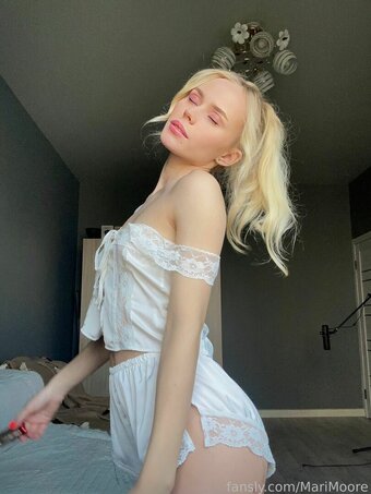 MariMoore / marimoore.inst Nude Leaks OnlyFans Photo 2