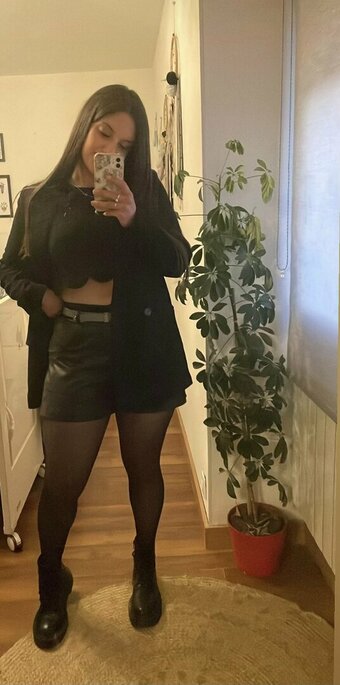 Marlisjun / marlisjun2 / marlisjunker Nude Leaks OnlyFans Photo 2