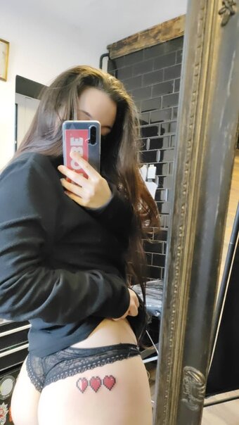 Martesarroba Nude Leaks Photo 1