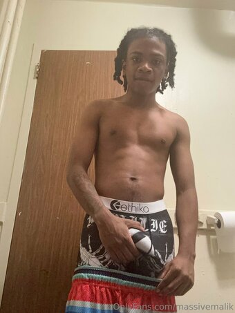 massivemalik Nude Leaks Photo 2