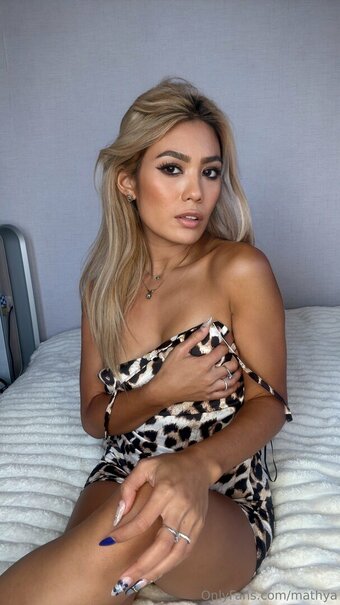 mathya Nude Leaks Photo 24