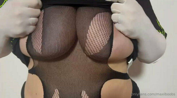 maxiboobs Nude Leaks Photo 22