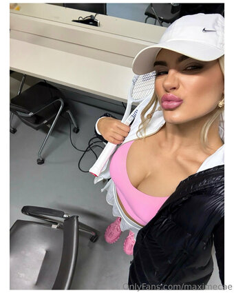 maximecae Nude Leaks Photo 18