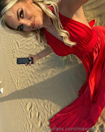 maximecae Nude Leaks Photo 27