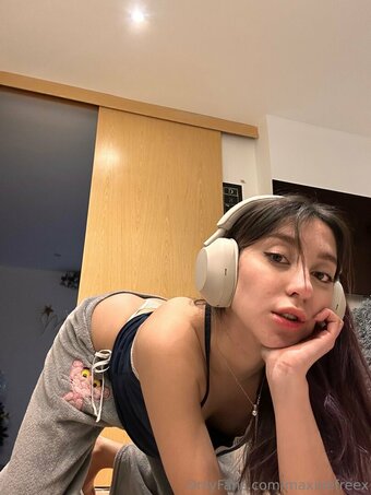 maxinefreex Nude Leaks Photo 2