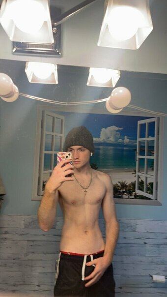 maxisfree Nude Leaks Photo 4