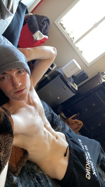 maxisfree Nude Leaks Photo 5