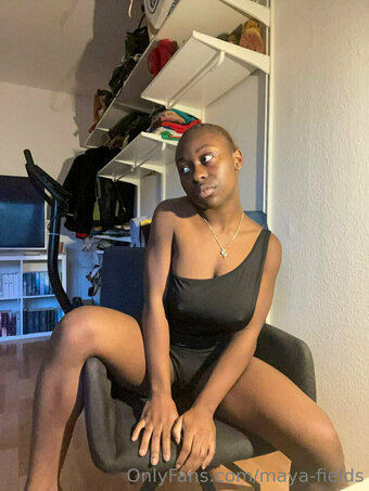 Maya-fields / Flowergirlmaya Nude Leaks OnlyFans Photo 4
