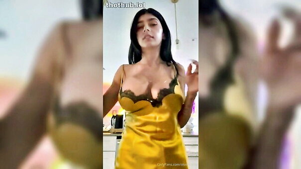 Maya Khalaf Nude Leaks Photo 1