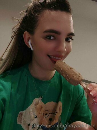 mayaakitten Nude Leaks Photo 17