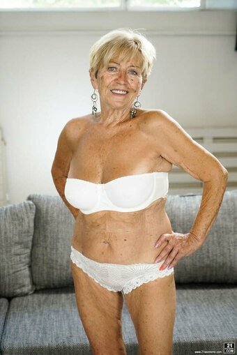 mayalambert Nude Leaks Photo 3