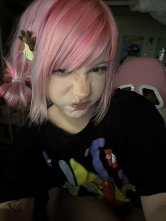 maychutv / https: Nude Leaks Photo 1