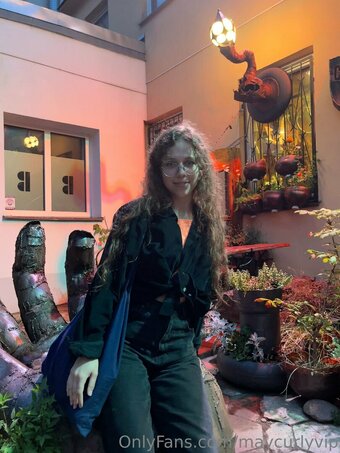 maycurlyvip maycurlyvip