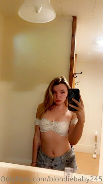 mckenziebb Nude Leaks Photo 28