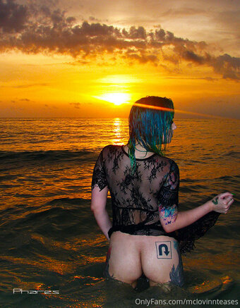 mclovinnteases Nude Leaks Photo 11